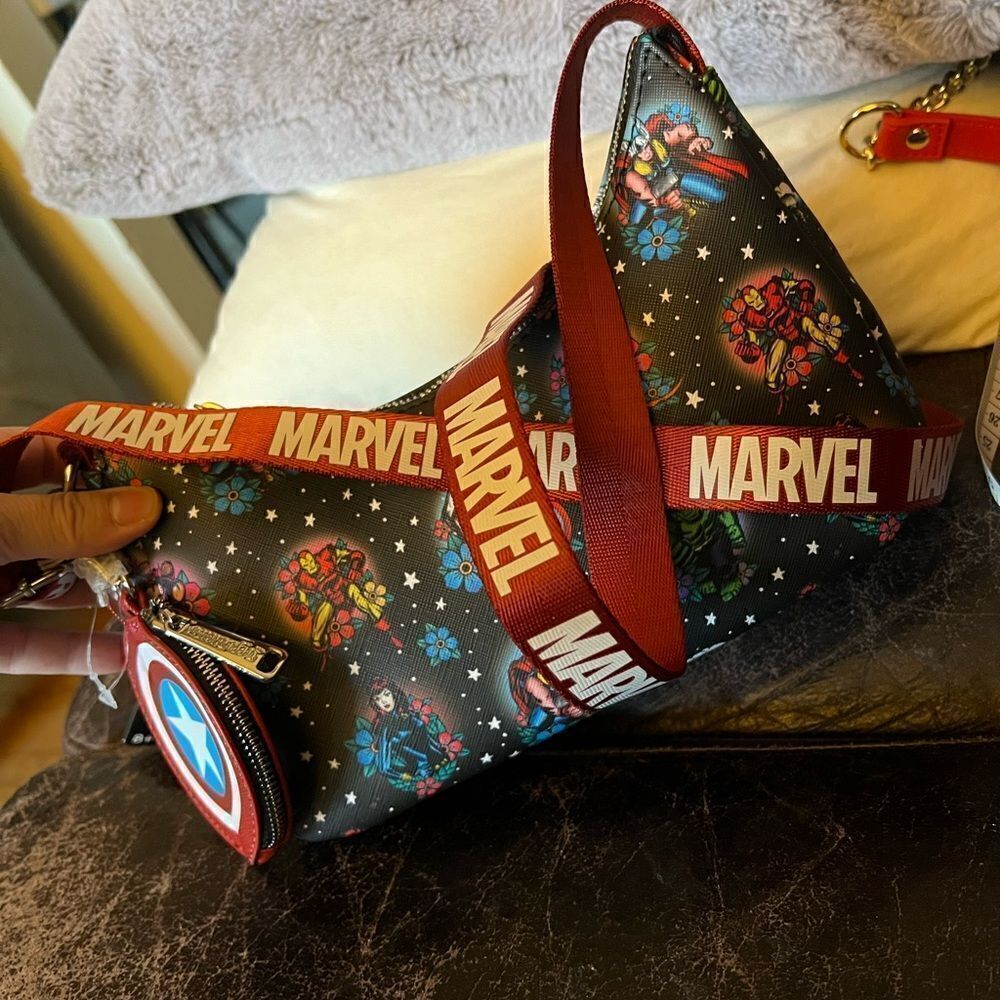 Loungefly x Marvel Tatoo Crossbody w/ Coin Pouch - Picture 6 of 7